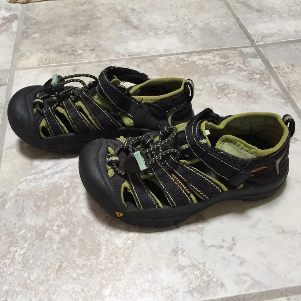 Youth Keen Newport Green Water/Hiking Sandals